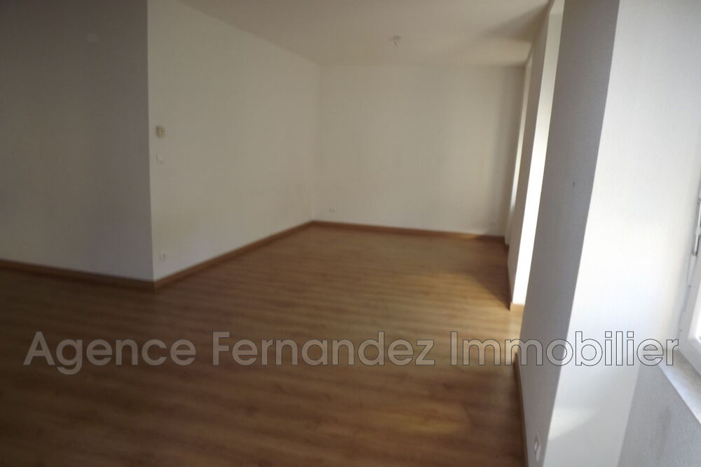 Location Appartement Appartement de 100 m2, 2eme étage, central ville. 3 chambres. Marcigny
