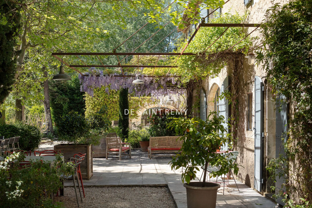 Maison 8 pièces 400 m² · à Saint-Rémy-de-Provence · 400 m² · 3 360 000 €