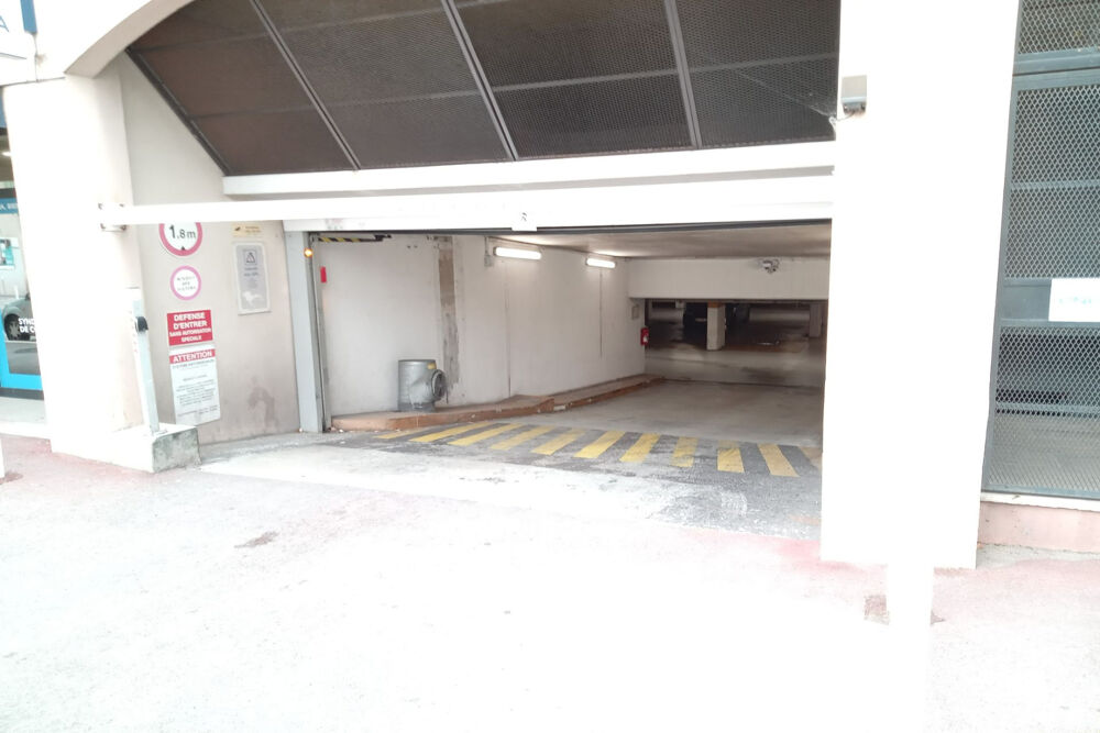 Vente Parking/Garage PARKING SOUS SOL 12,5 M² : CANNES BEACH Cannes