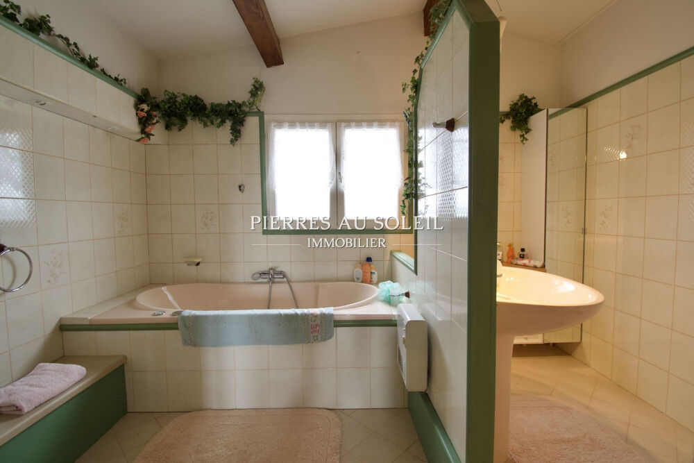 � vendre  Maison M�ze (34140)