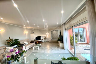  Maison  vendre 6 pices 240 m