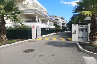  Parking / Garage  vendre 13 m