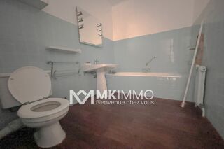  Appartement à louer 2 pièces 65 m²