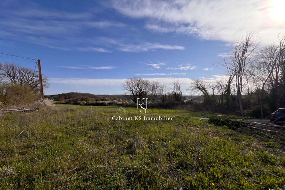 Terrain 800 m2 en TAE possibilité de 120 m2 plus annexes