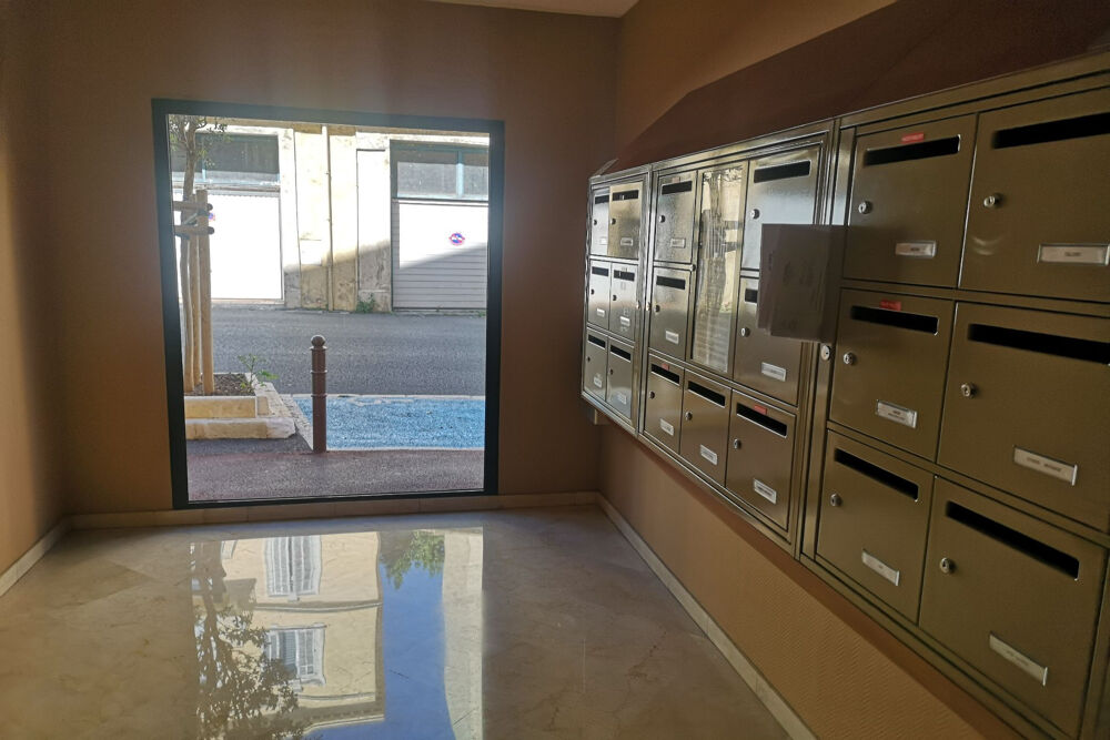 Vente Immeuble LOT 18X BOX STOCKAGE 190 M² : GRASSE Grasse