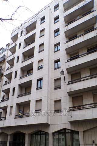  Parking / Garage  vendre 