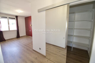  Appartement à louer 3 pièces 82 m²