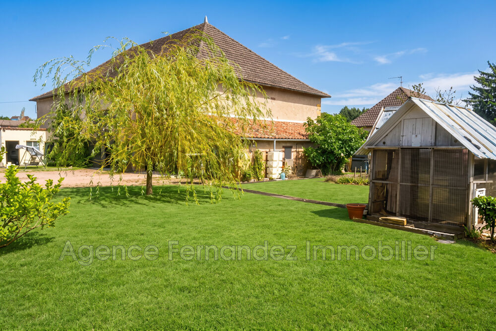Vente Maison Ancien corps de ferme de 240 m2 habitables. Proche centre vill Marcigny