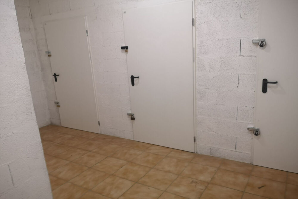 Vente Parking/Garage LOT 18 BOX STOCKAGE 190 M² : EN RDC Grasse
