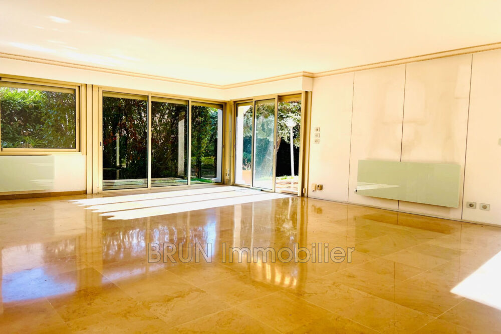 � vendre  Appartement Antibes (06600)
