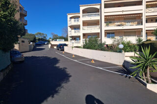  Parking / Garage � vendre 12 m�