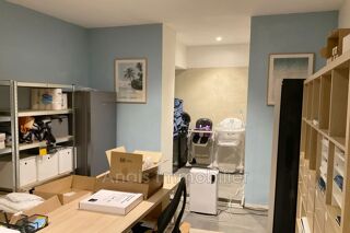  COGOLIN, A vendre Murs boutique ou bureau, centre-ville. Cogolin