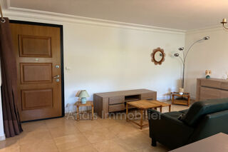  Appartement à louer 3 pièces 64 m²