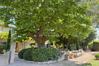  Maison  vendre 8 pices 400 m