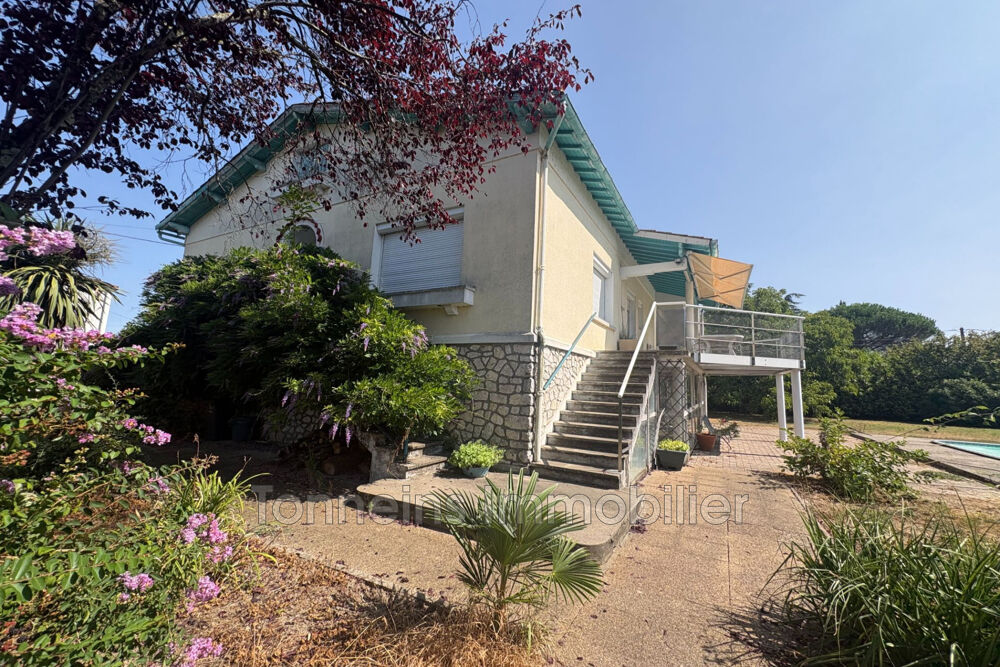 Maison 9 pièces 210 m² · à Tonneins · 210 m² · 170 000 €