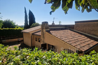  Maison  vendre 4 pices 220 m