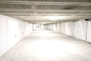  Parking / Garage  vendre 12 m
