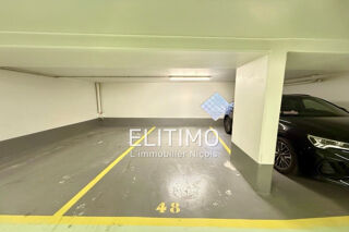  Parking / Garage à vendre 