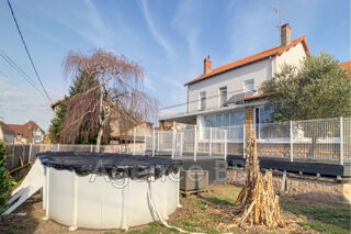  Maison  vendre 7 pices 302 m
