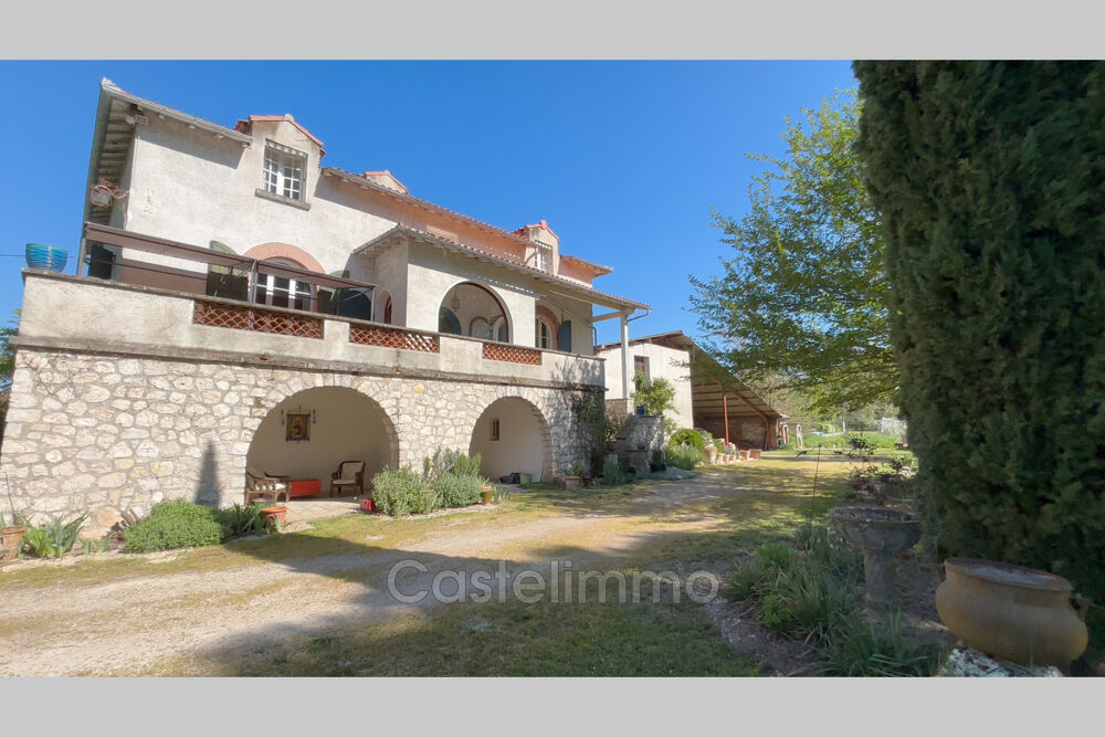 Maison de caractère avec dépendance et gîte sur 15 060 m².