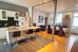  Maison  vendre 7 pices 302 m