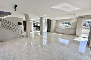  Maison à louer 5 pièces 150 m² Le cannet