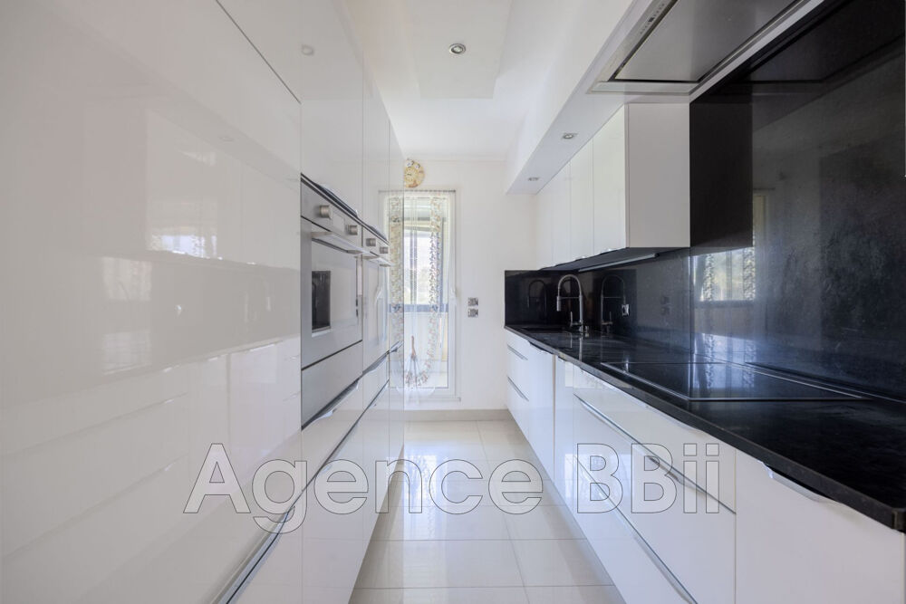 � vendre  Appartement Saint-Laurent-du-Var (06700)