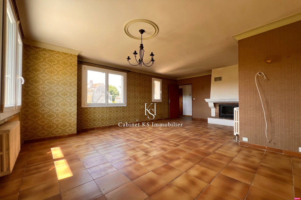 T4 AVEC TERRASSE, GARAGE ANNEXE ET JARDIN