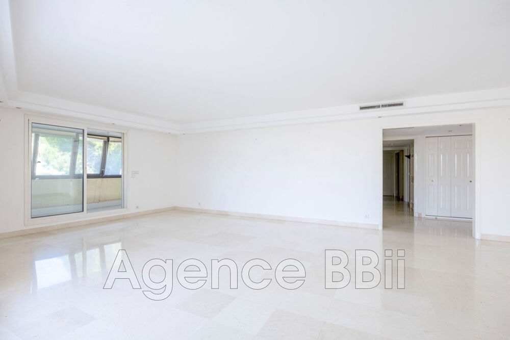  vendre  Appartement Saint-Laurent-du-Var (06700)