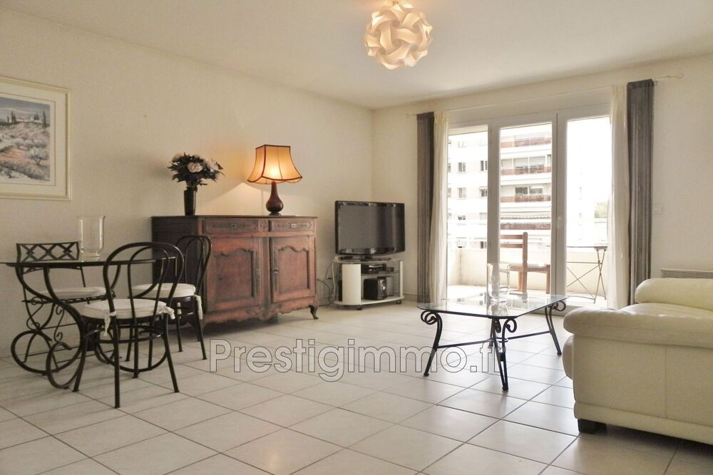 Location ?Mandelieu Centre 3P 71m² 2éme étage climatisé