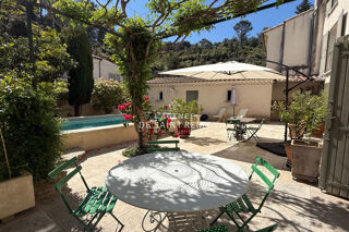  Maison � vendre 8 pi�ces 220 m�