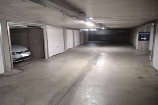  Parking / Garage � vendre 14 m� Cannes