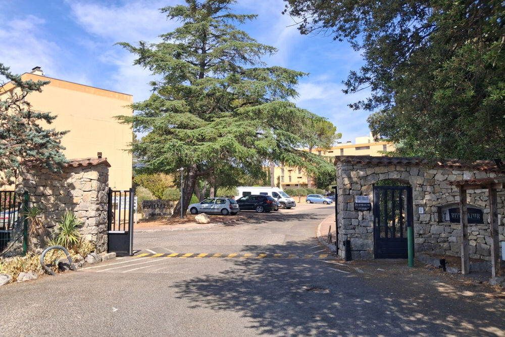 Vente Parking/Garage GARAGE 15 M² : PLEIN PIED Peymeinade