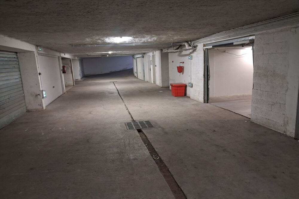 Vente Parking/Garage GARAGE 22 M : ZI LES TOURRADES Cannes