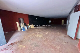  Parking / Garage à vendre 140 m²
