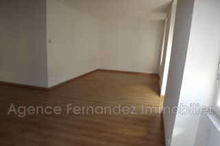  Appartement à louer 5 pièces 100 m²