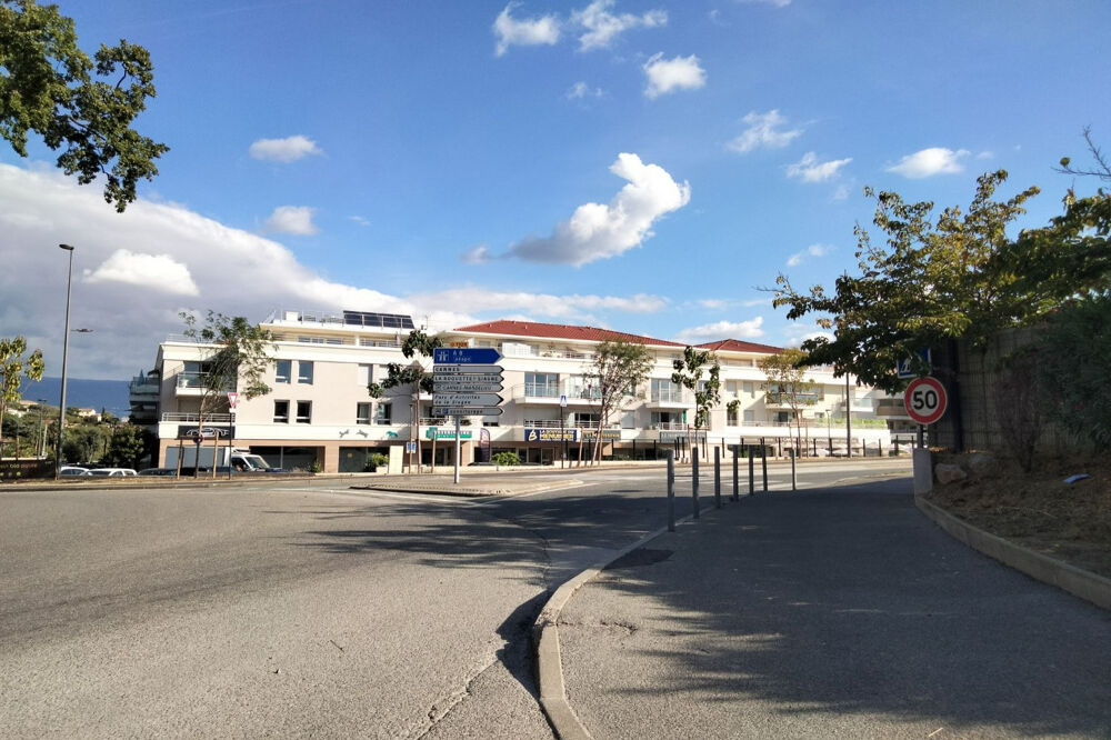 Vente Parking/Garage PARKINGS EXTERIEURS 12,5 M² : SIANEO Mandelieu-la-napoule