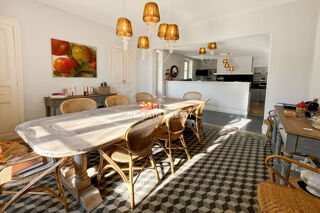  Maison  vendre 9 pices 335 m