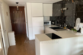  Appartement à louer 3 pièces 49 m²