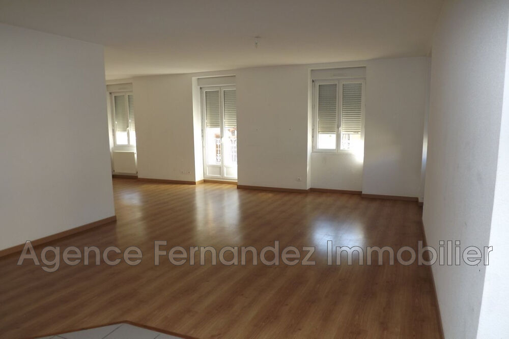 Location Appartement Appartement de 100 m2, 2eme étage, central ville. 3 chambres. Marcigny