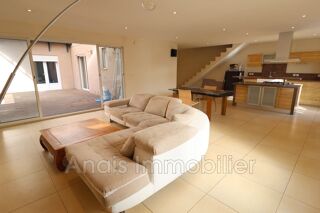  Maison � vendre 9 pi�ces 300 m�