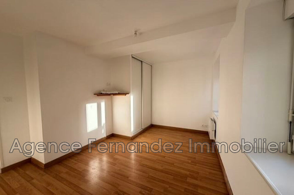 Appartement en rez-de-chaussée. Plain-pied.