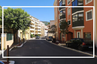  Parking / Garage à vendre 190 m²