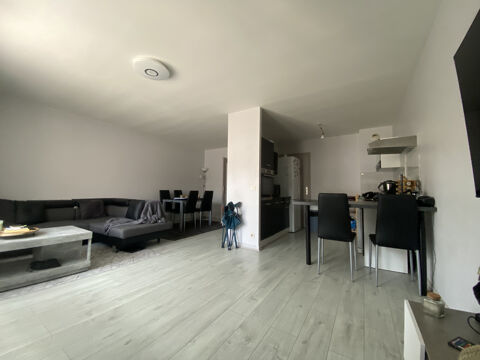 Appartement type 3 de 70,19 m2 avec une cave et un garage au centre-ville 175000 Valserhne (01200)