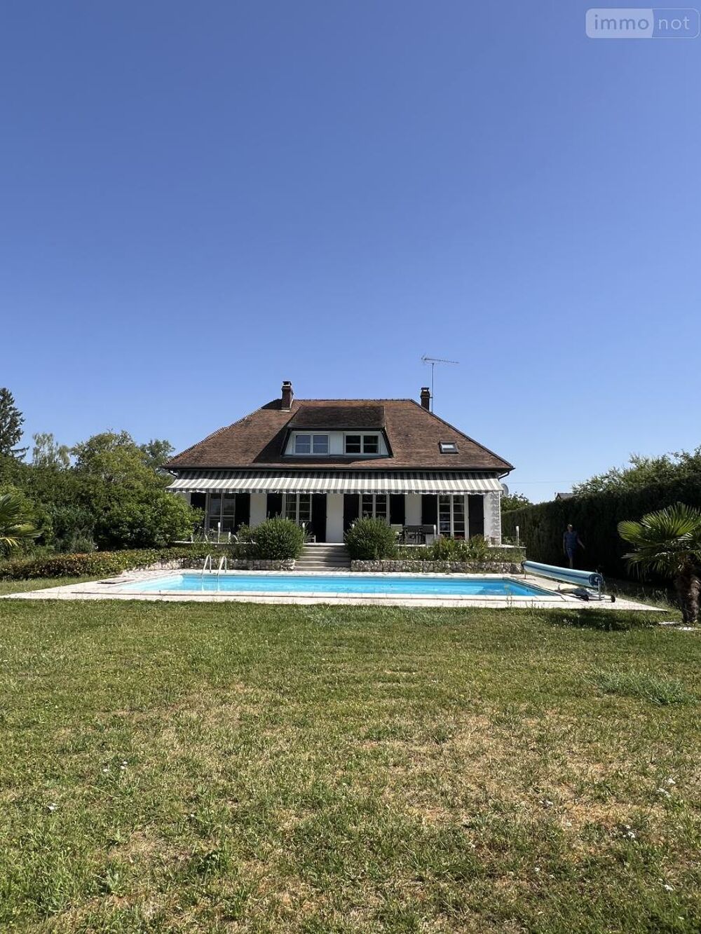 Maison 7 pièces 228 m² · à Rozières-en-Beauce · 228 m² · 385 000 €