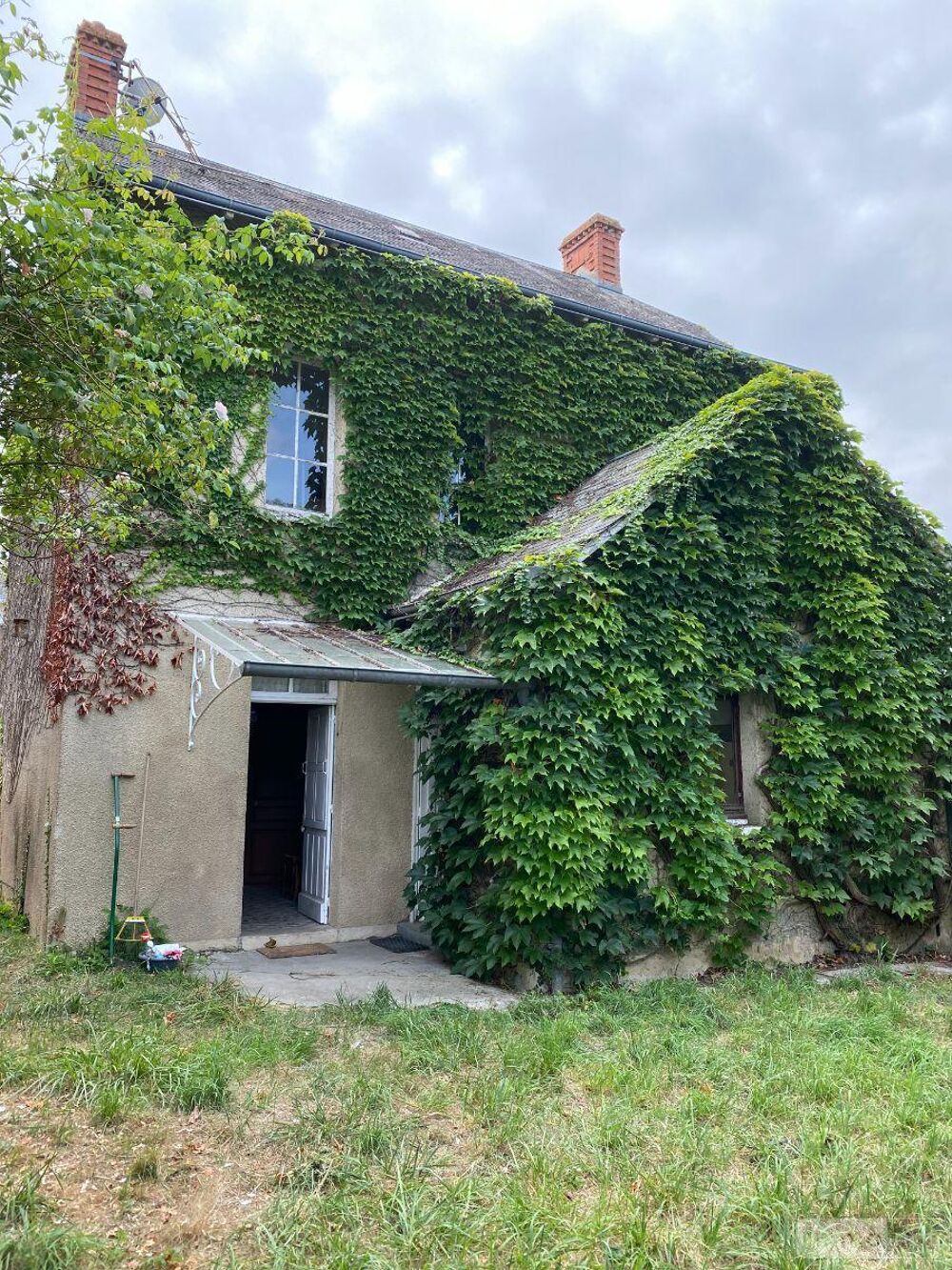 Beaucoup de charme pour cette maison ancienne, située pr....