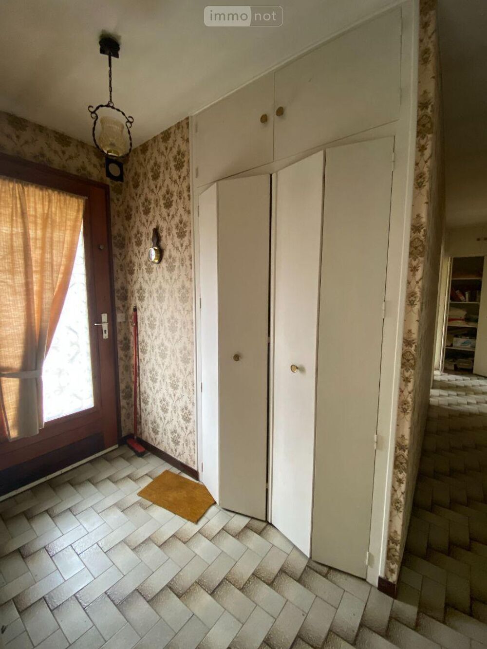 SAINT GENOU (36500), dans le bourg, une maison d''habita....