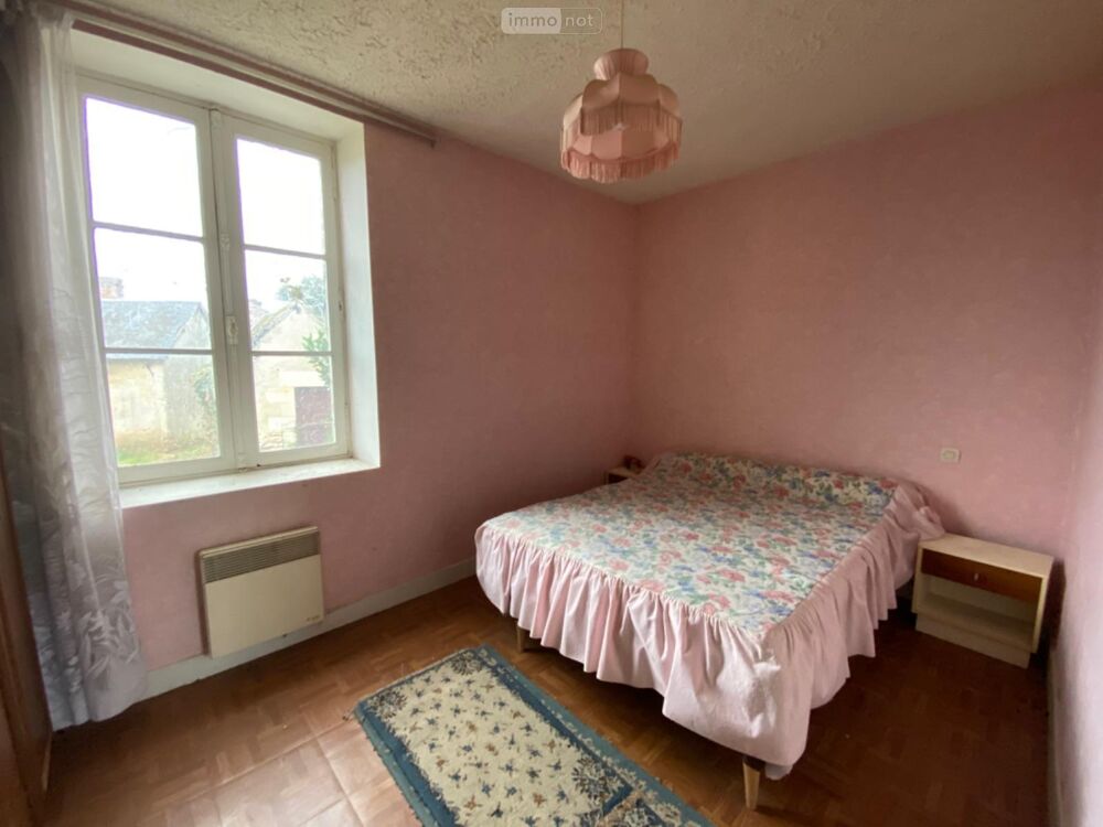 Charmante maison de bourg mitoyenne, habitable en l''éta....