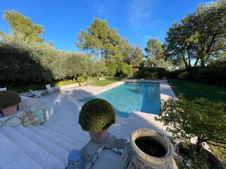  Villa  vendre 12 pices 342 m