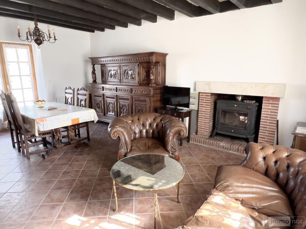 Cette séduisante maison, isolée, a beaucoup de charme an....